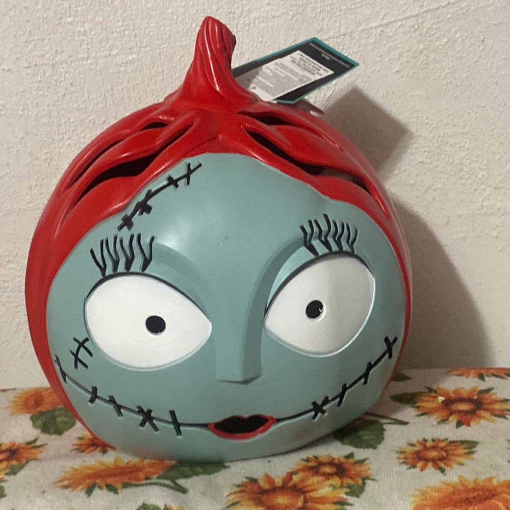 Sallly Jack-o’-lantern light up pumpkin/nightlight decor 9”